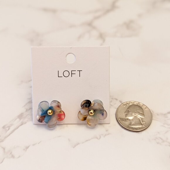 LOFT Tortoiseshell Print Flower Stud Earrings - Picture 4 of 6